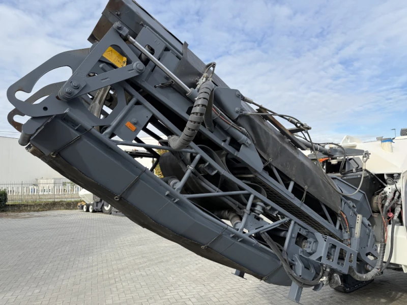 Асфалтополагаща машина Друга марка, снимка 4 - Индустриална техника - 50268320