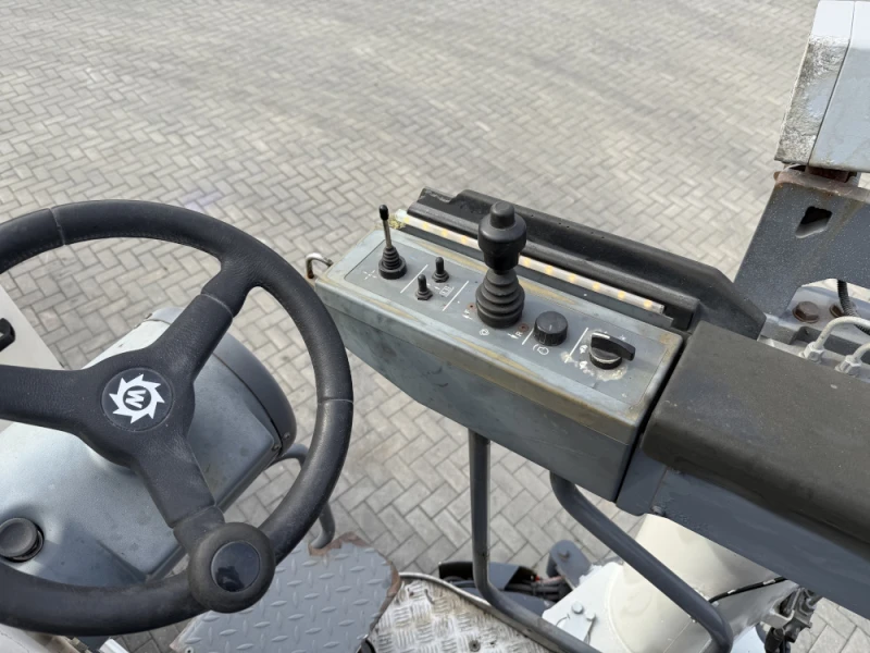 Асфалтополагаща машина Друга марка, снимка 7 - Индустриална техника - 50268320