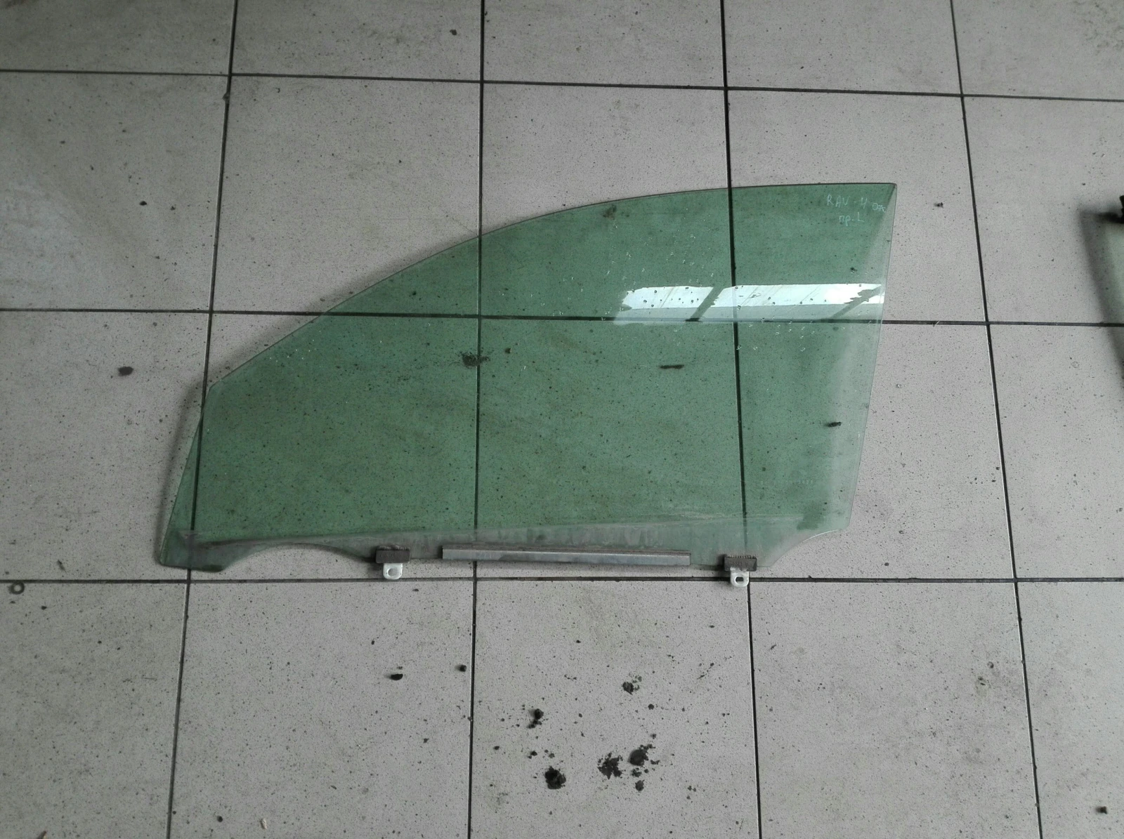 ������ ������ ���� ������ ��� 4 2.2� | Mobile.bg � ����������� 1