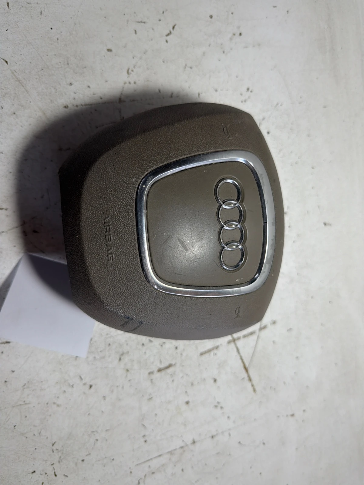 еърбег (волан) 8K0880201E 1GK бежов Audi A4