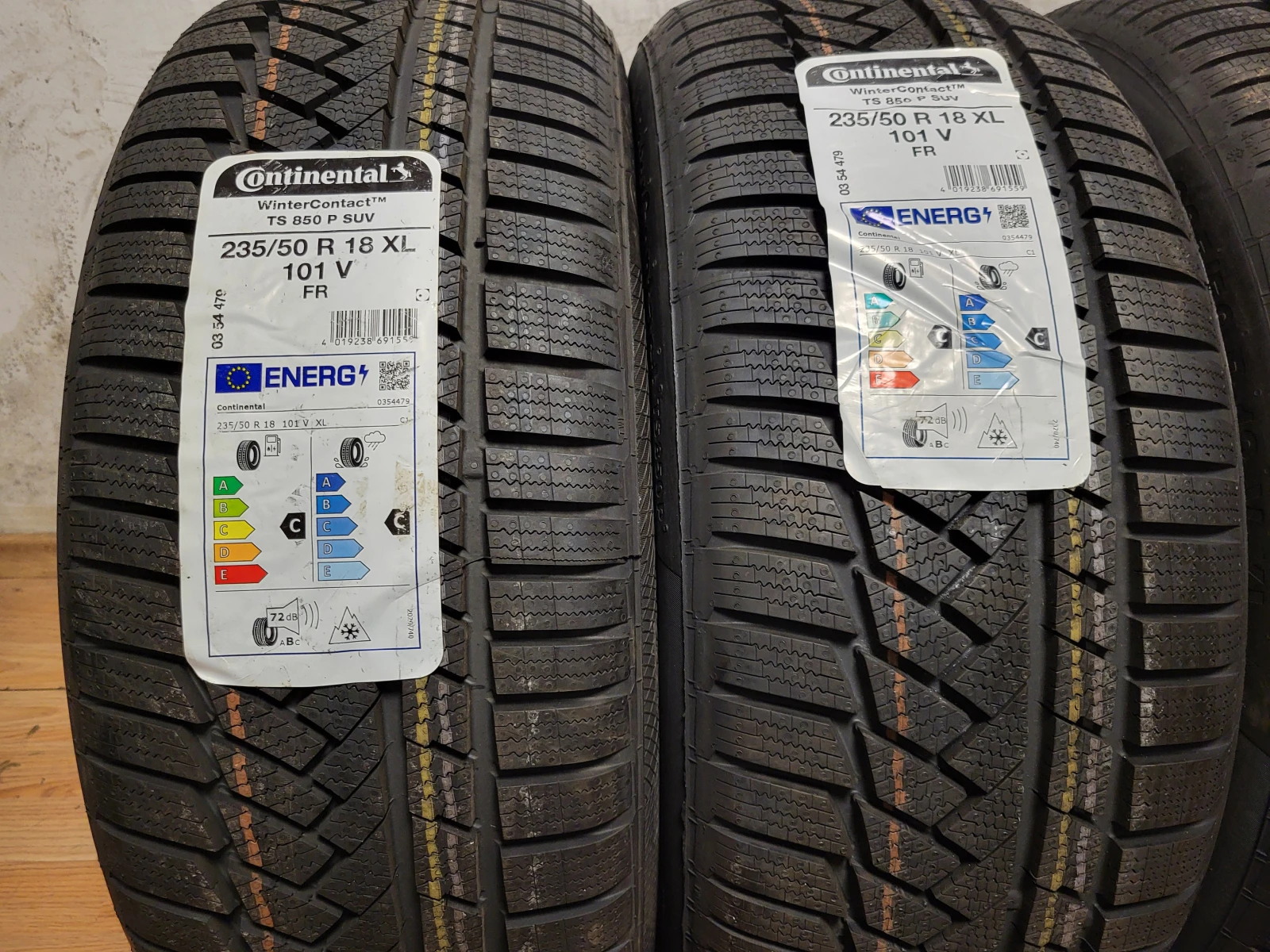 Гуми Зимни 235/50R18, снимка 2 - Гуми и джанти - 56732918