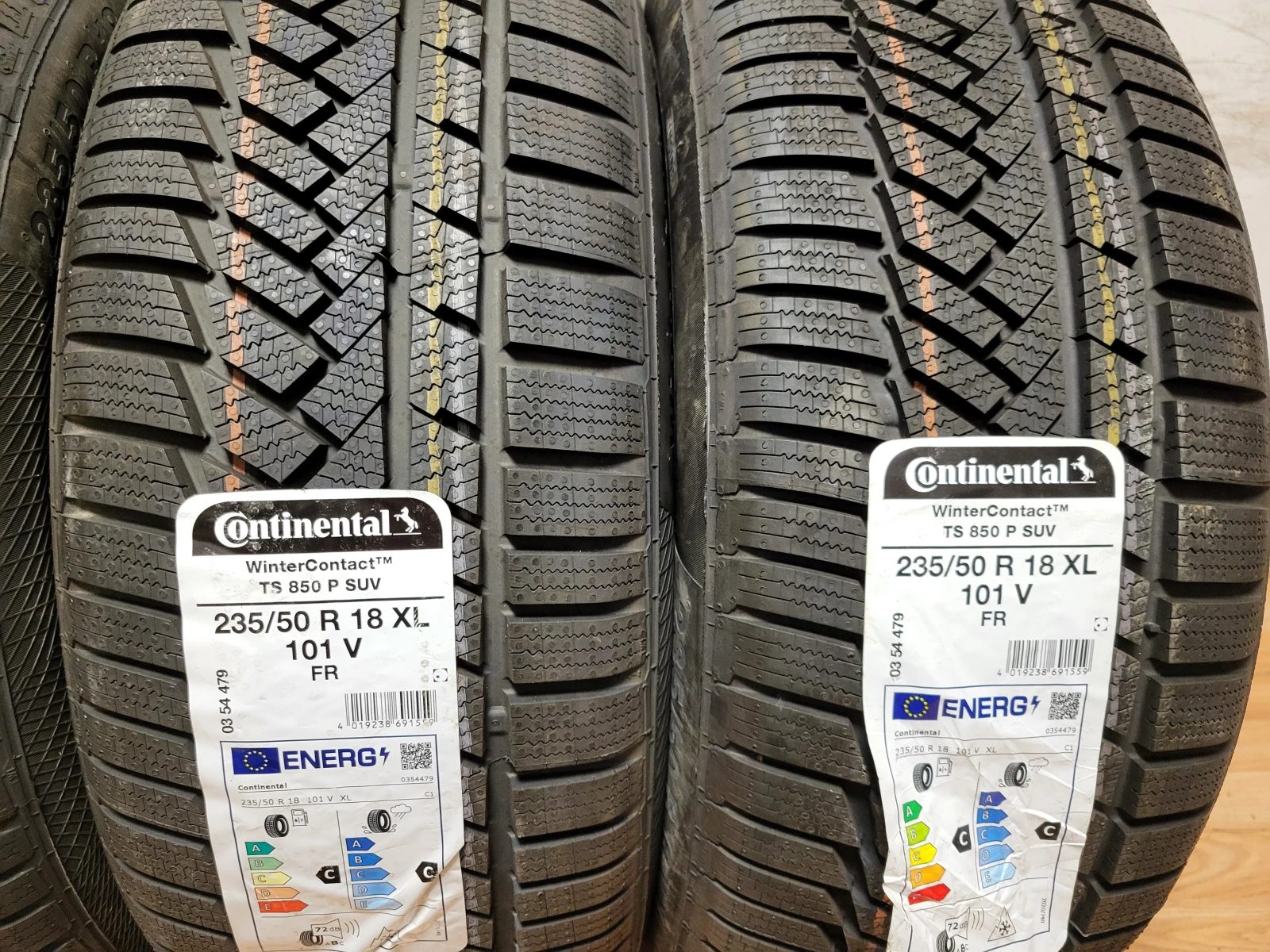 Гуми Зимни 235/50R18, снимка 3 - Гуми и джанти - 56732918