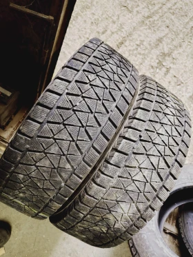 Гуми Зимни 225/60R18, снимка 1 - Гуми и джанти - 49473392