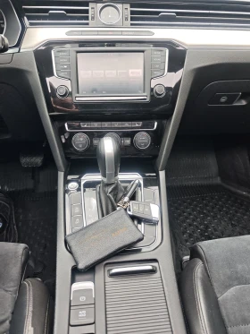 VW Passat 190кс, ПАНОРАМА, НАВИ, МАСАЖ, ПОДГРЕВ, АВТОМАТ, ФУ, снимка 12