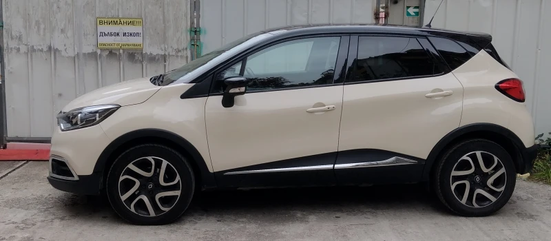 Renault Captur, снимка 1 - Автомобили и джипове - 47831505