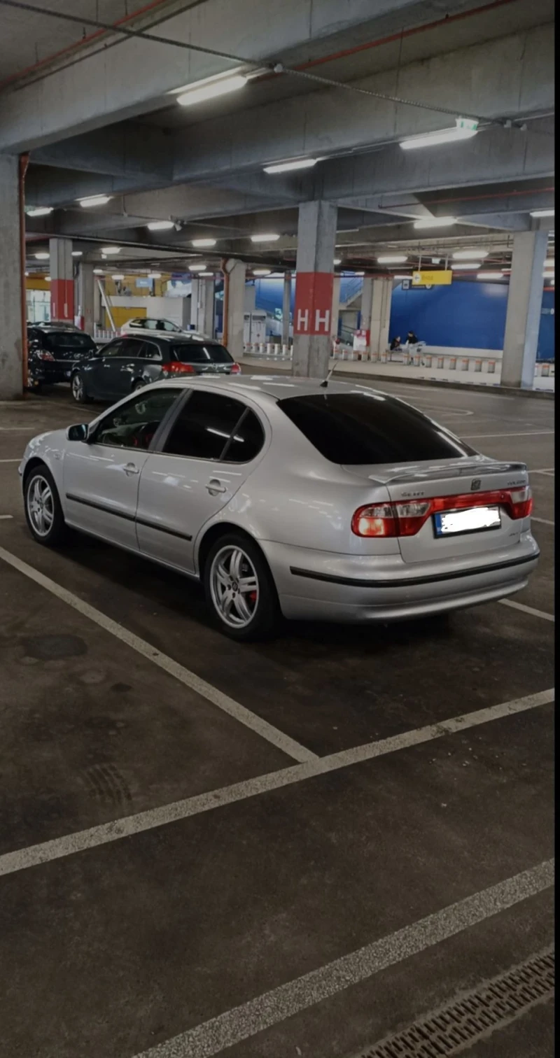 Seat Toledo 1.8т  продава се до края на Януари, снимка 1 - Автомобили и джипове - 48021110