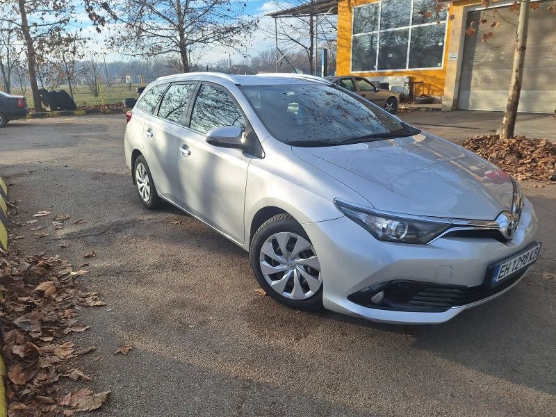 Toyota Auris 1.4  D4D, снимка 2 - Автомобили и джипове - 48413955