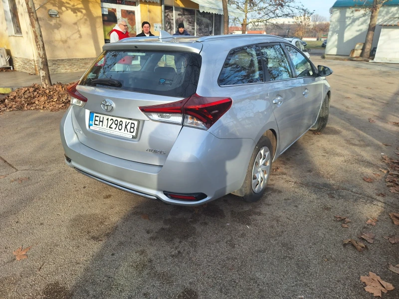 Toyota Auris 1.4  D4D, снимка 3 - Автомобили и джипове - 48413955