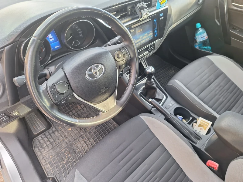 Toyota Auris 1.4  D4D, снимка 8 - Автомобили и джипове - 48413955