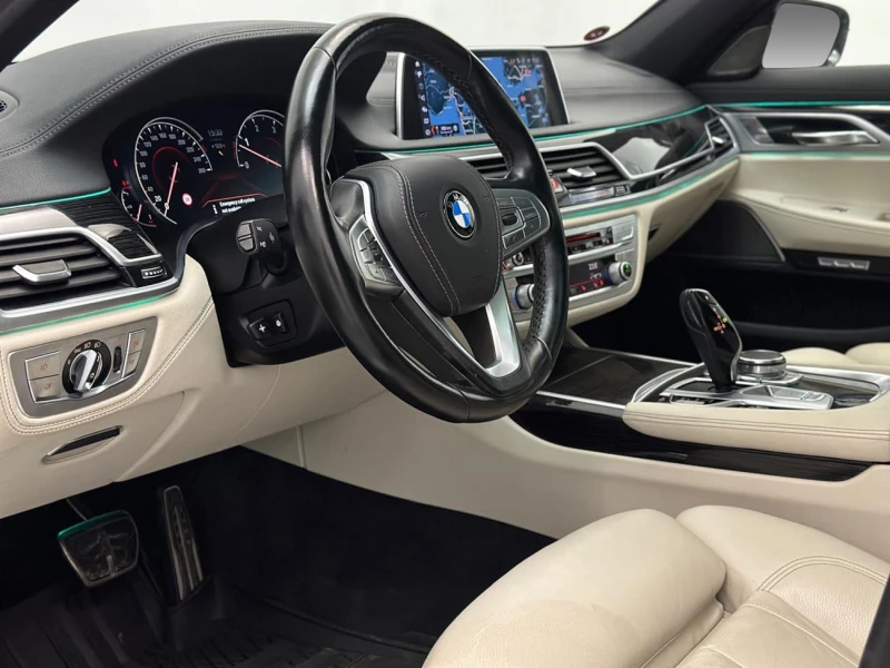 BMW 750 d xDrive* M Sport* Pano* 360 Cam* HuD* H/K* 400к.с, снимка 9 - Автомобили и джипове - 48553895