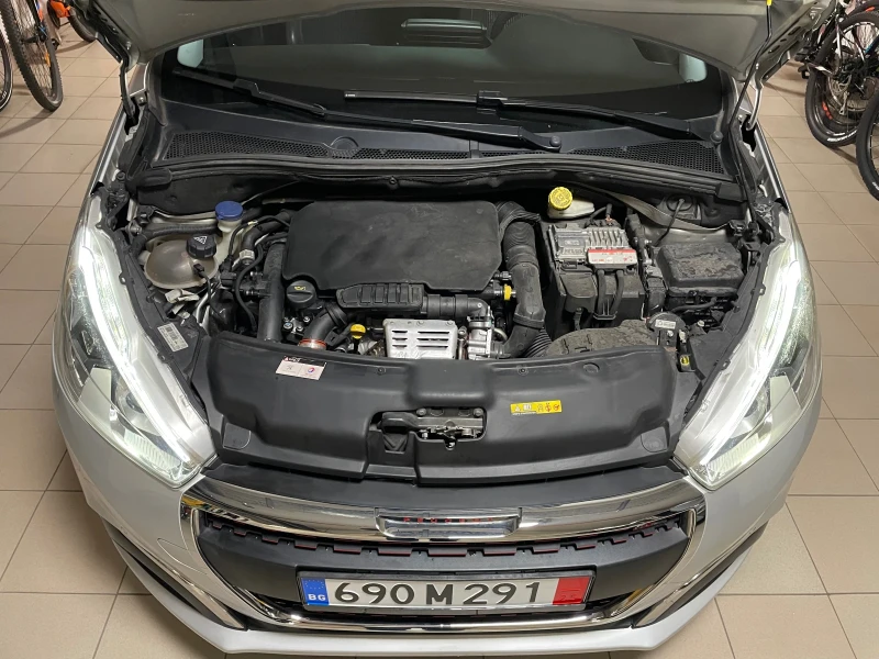 Peugeot 208, снимка 4 - Автомобили и джипове - 48615853