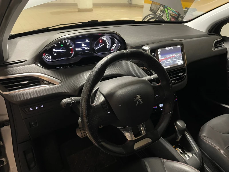 Peugeot 208, снимка 9 - Автомобили и джипове - 48615853