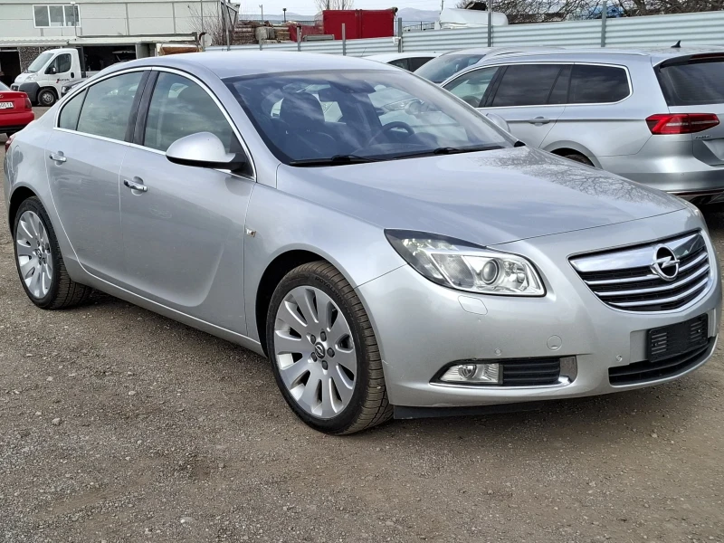 Opel Insignia Нави/Кожа/Лед/Топ състояние, снимка 1 - Автомобили и джипове - 49439427