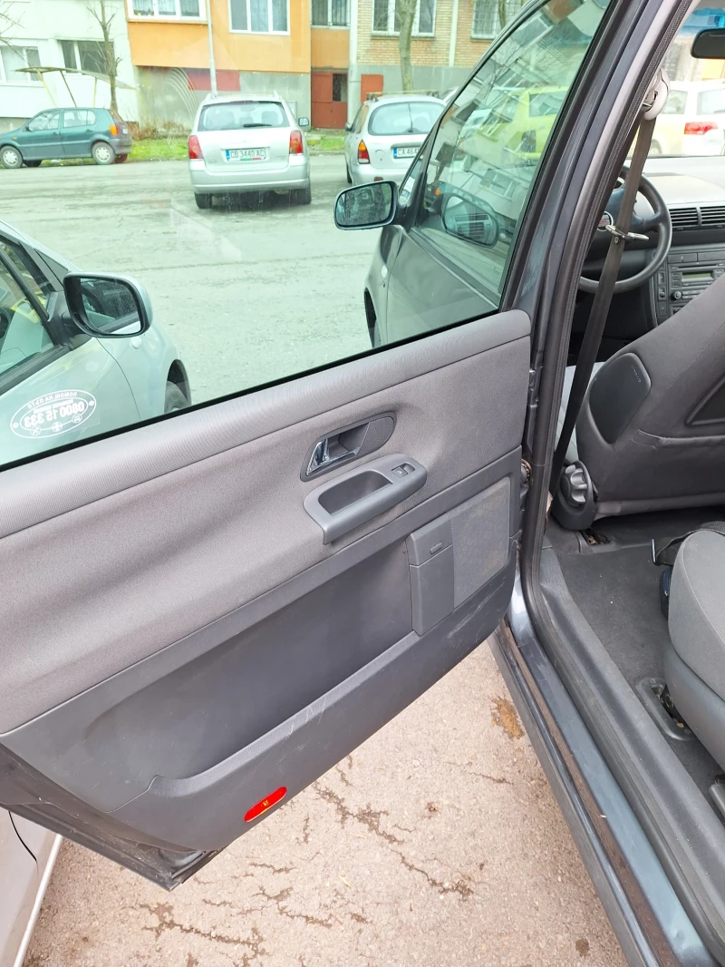 Seat Alhambra 2.0TDi, снимка 16 - Автомобили и джипове - 52014526