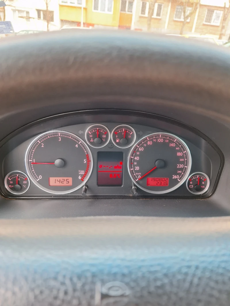 Seat Alhambra 2.0TDi, снимка 13 - Автомобили и джипове - 52014526