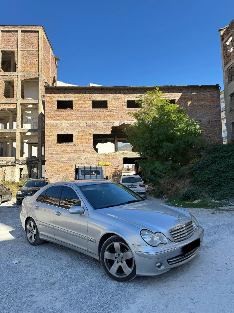 Mercedes-Benz C 220, снимка 3 - Автомобили и джипове - 52643752