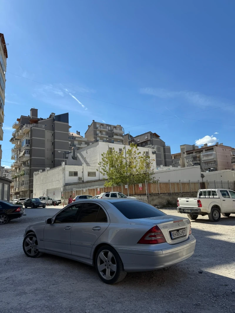 Mercedes-Benz C 220, снимка 8 - Автомобили и джипове - 52643752