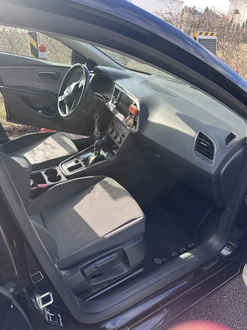 Seat Leon 1.6 TDI 115к.с, снимка 5 - Автомобили и джипове - 53137598