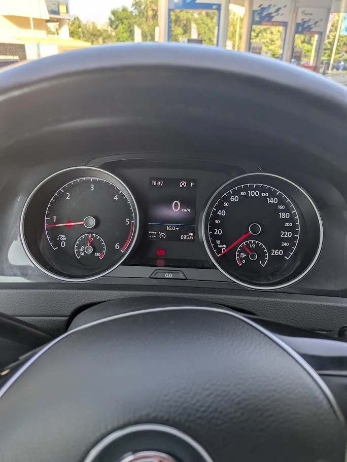 VW Golf 7.5 - 1, 6TDI 116 к.с. | Mobile.bg — изображение 10