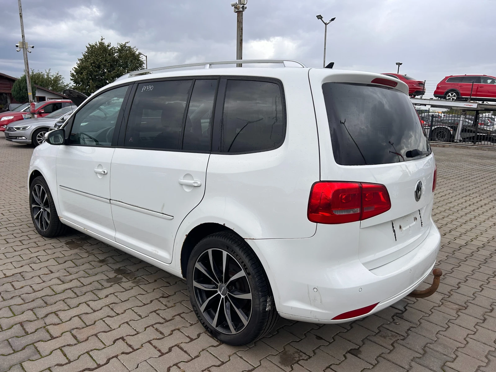 VW Touran 2.0TDI AVTOMAT/NAVI EURO 5 - изображение 7