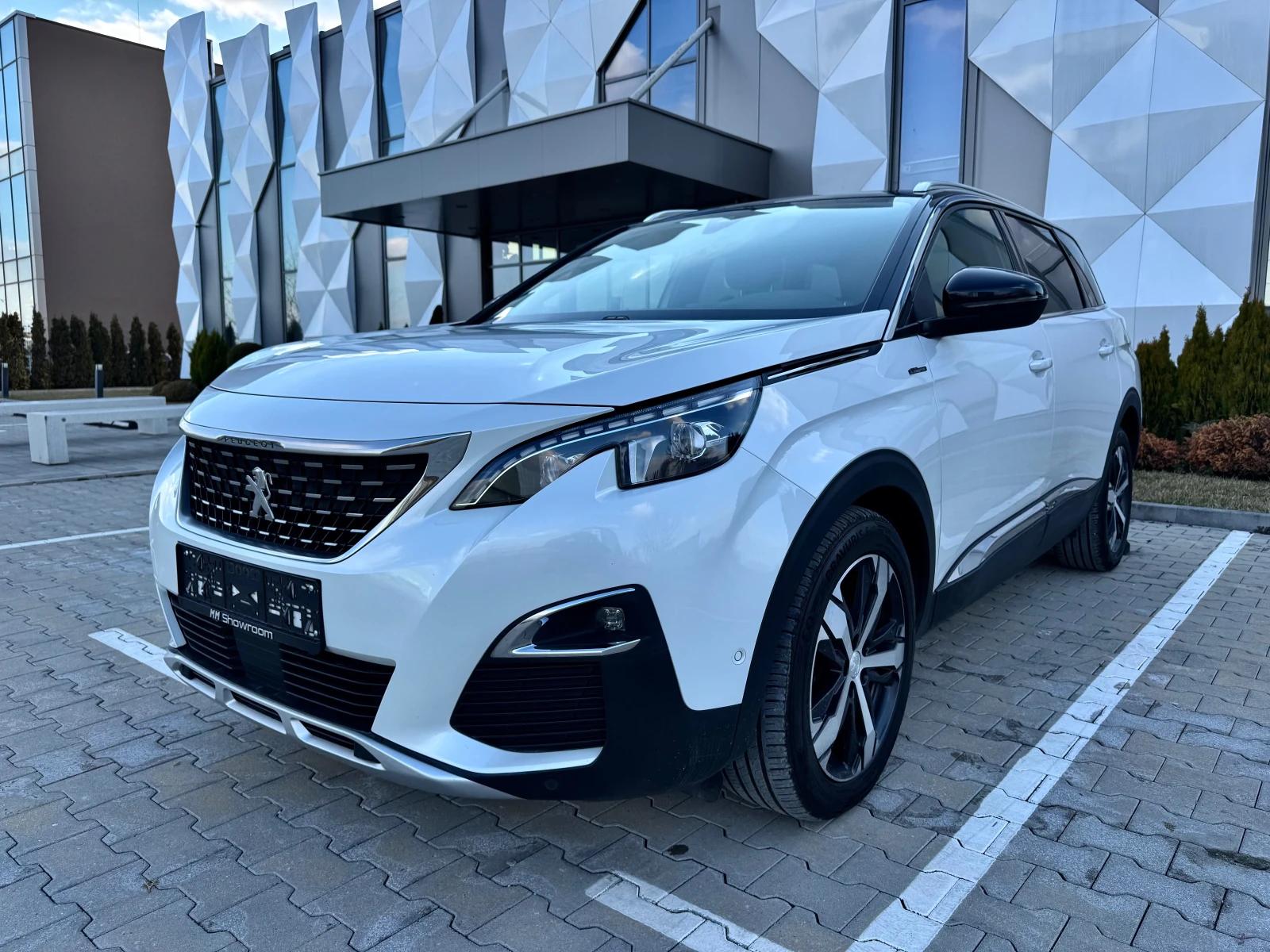 Peugeot 5008 GT-LINE-KEYLESS-GO-ПОДГРЕВ-КАМЕРИ-ПЕРА- | Mobile.bg — изображение 1