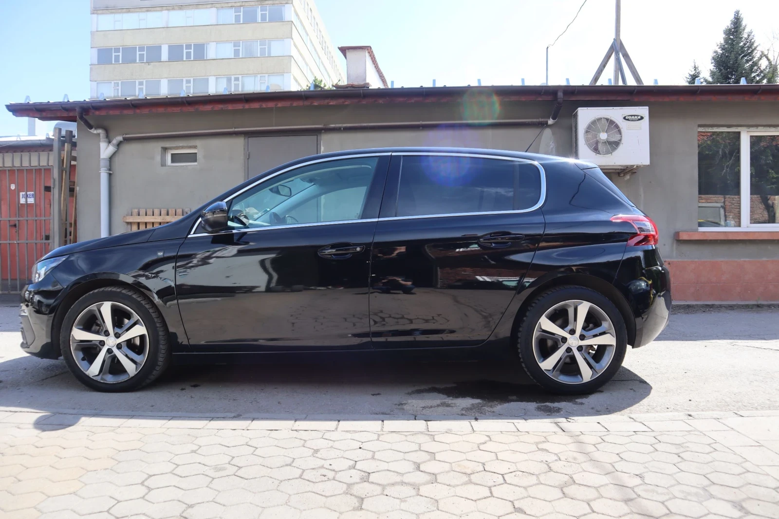 Peugeot 308 1.2 PureTech Edition 130 hp - изображение 4