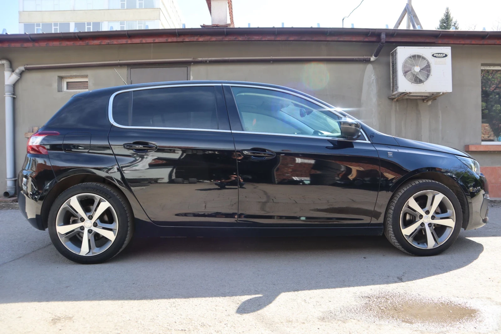 Peugeot 308 1.2 PureTech Edition 130 hp - изображение 7