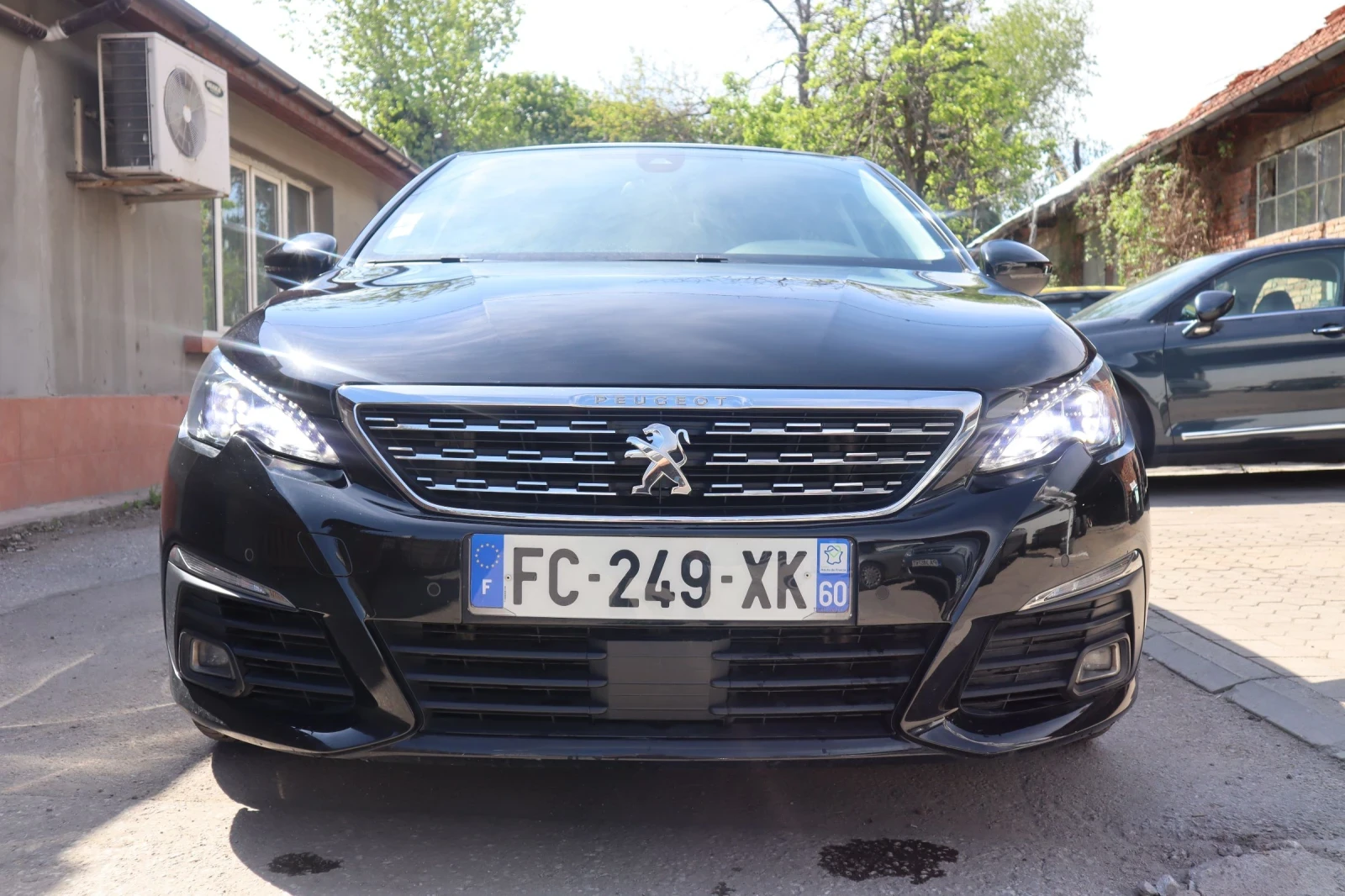 Peugeot 308 1.2 PureTech Edition 130 hp - изображение 2