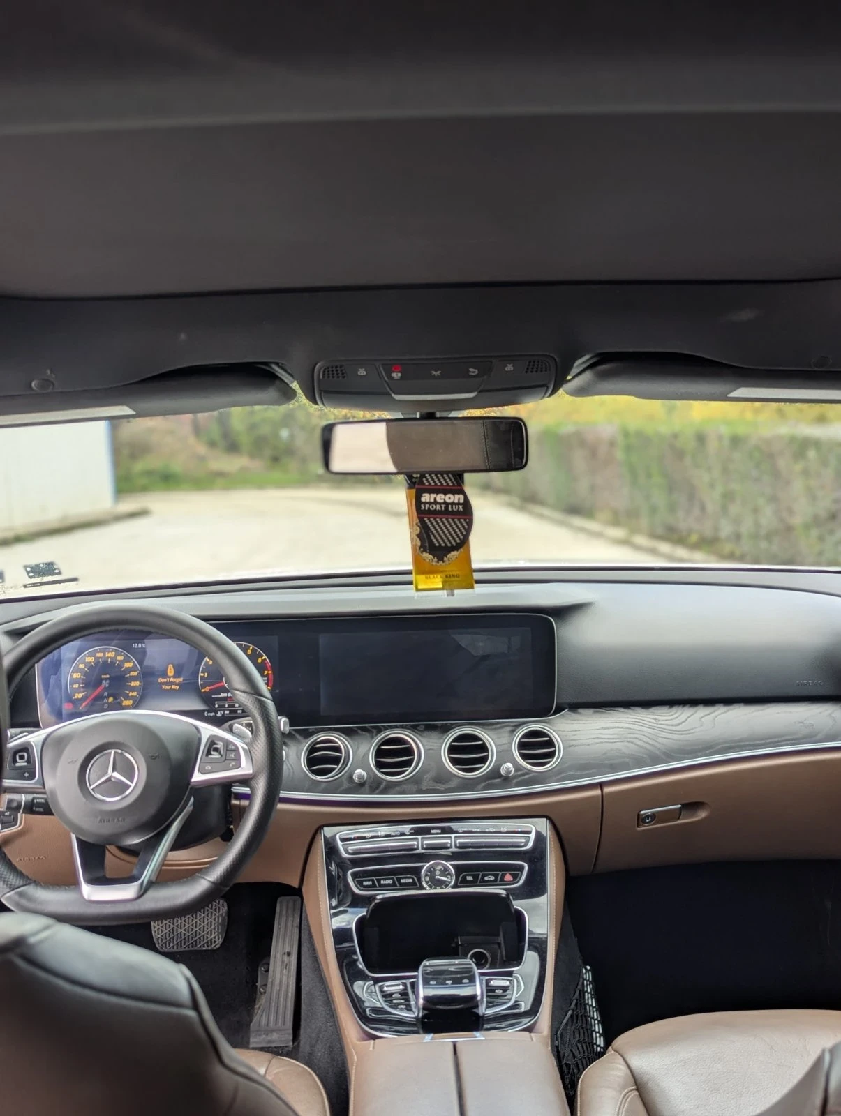 Mercedes-Benz E 400 AMG LINE | Mobile.bg — изображение 12