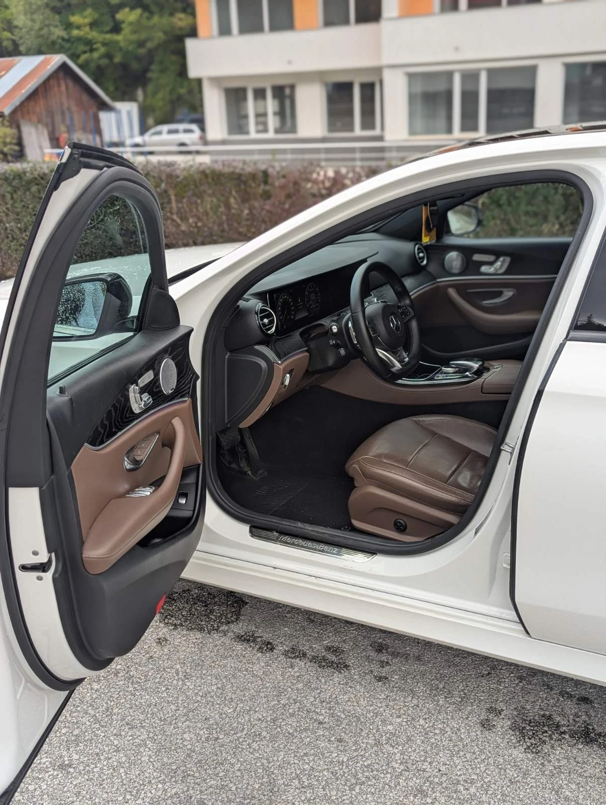 Mercedes-Benz E 400 AMG LINE | Mobile.bg — изображение 11
