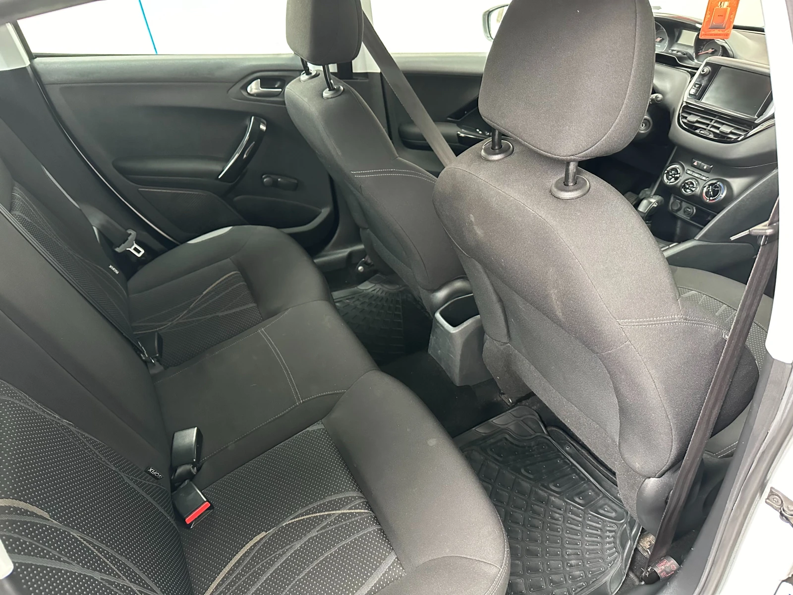 Peugeot 208 | Mobile.bg � ����������� 13