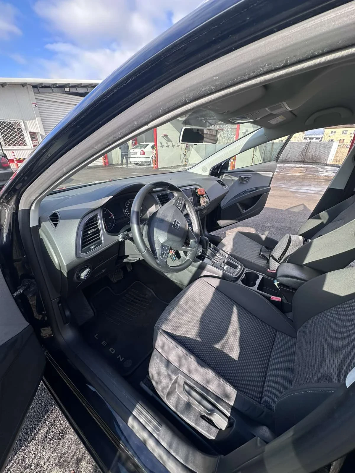 Seat Leon 1.6 TDI 115к.с - изображение 10