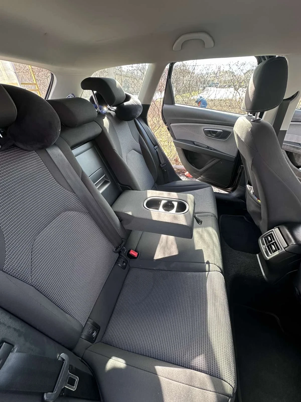 Seat Leon 1.6 TDI 115к.с - изображение 7