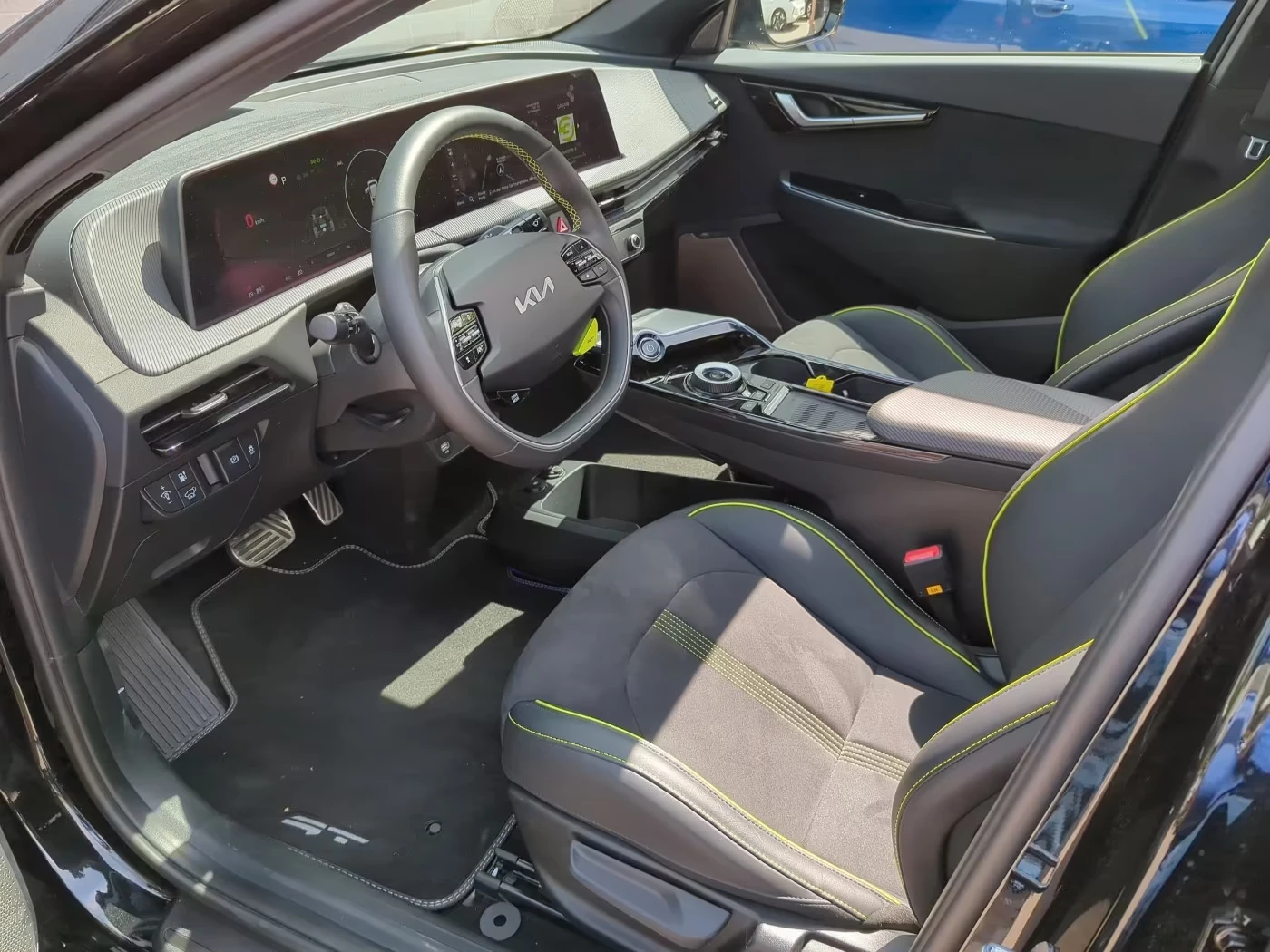 Kia EV6 ELECTRIC/GT/585HP/ACC/LED/360/NAVI/175h, снимка 6 - Автомобили и джипове - 53977474