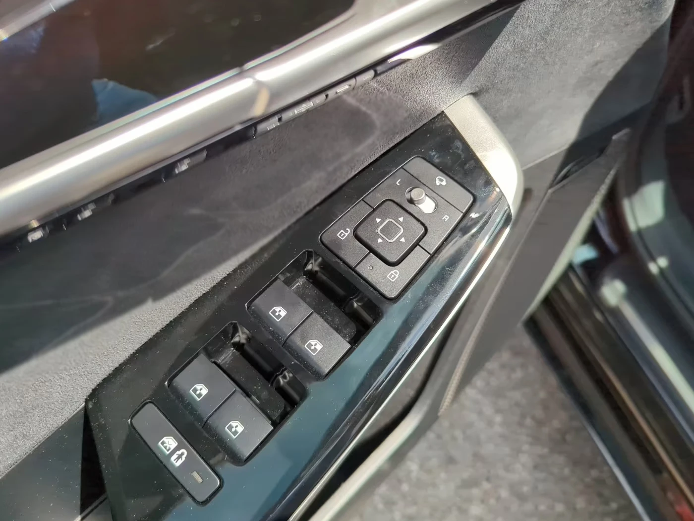 Kia EV6 ELECTRIC/GT/585HP/ACC/LED/360/NAVI/175h, снимка 13 - Автомобили и джипове - 53977474