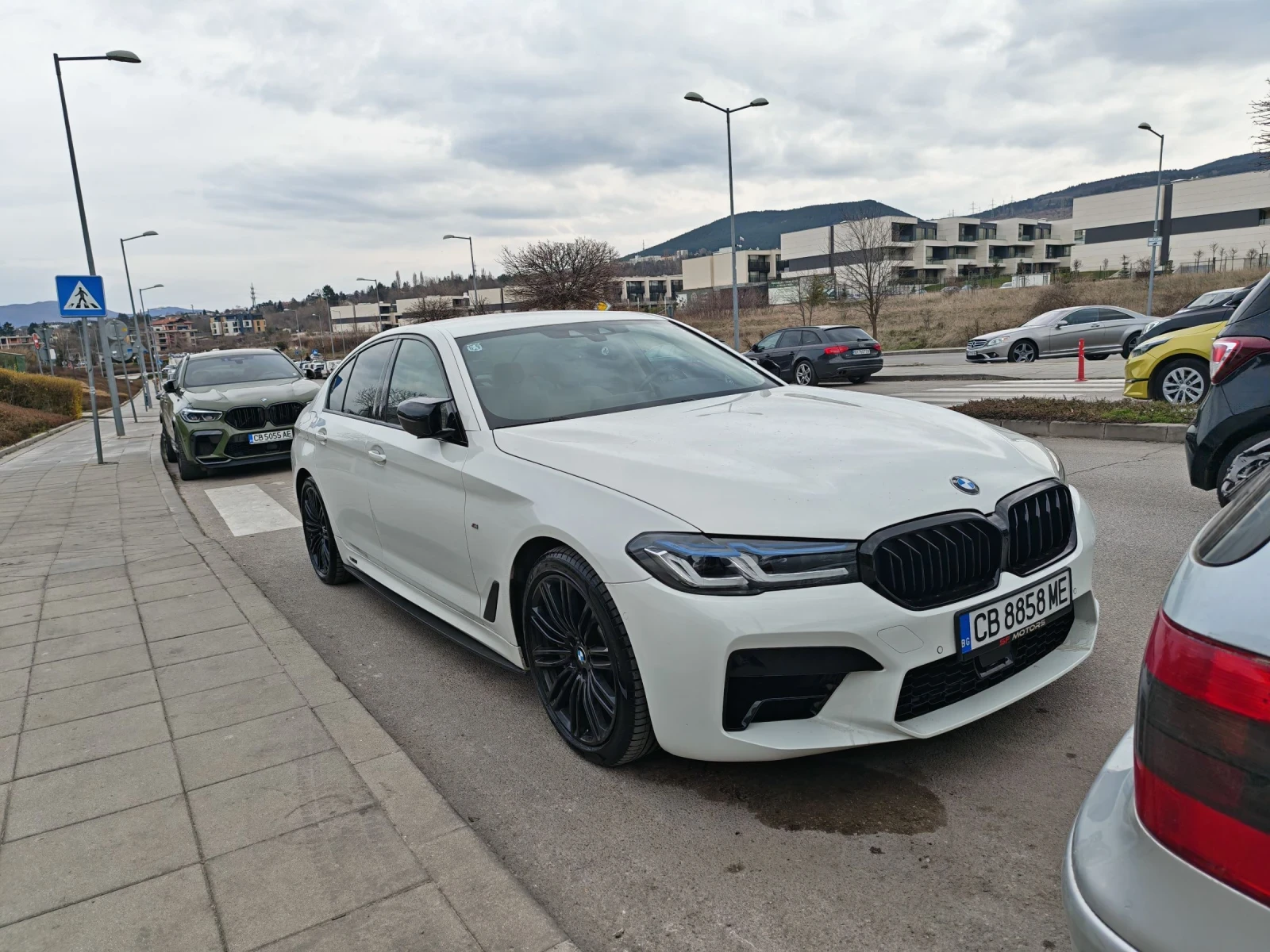 BMW 530 Facelift, M-competion , снимка 6 - Автомобили и джипове - 54139785