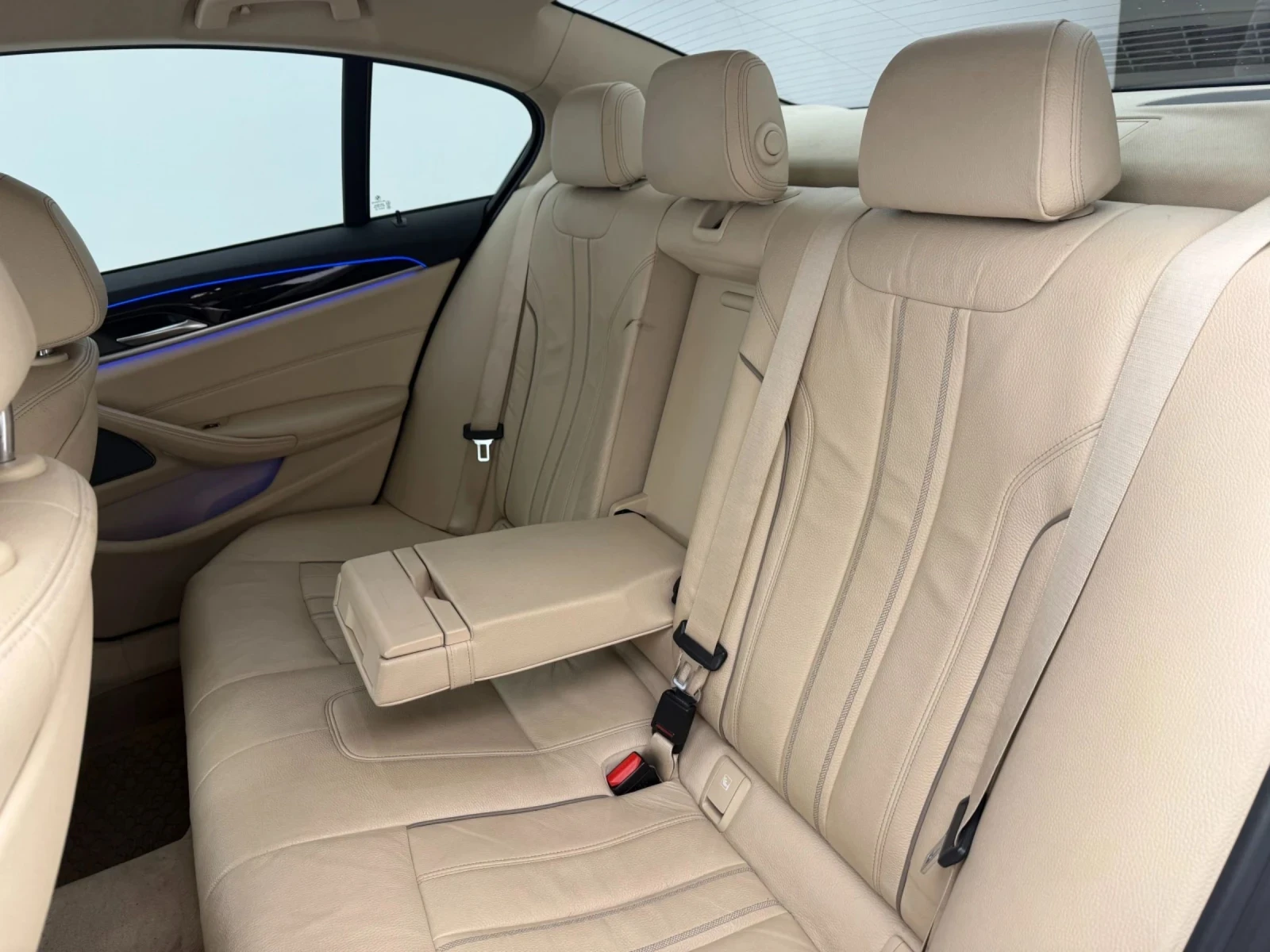 BMW 530 Facelift, M-competion , снимка 14 - Автомобили и джипове - 54139785