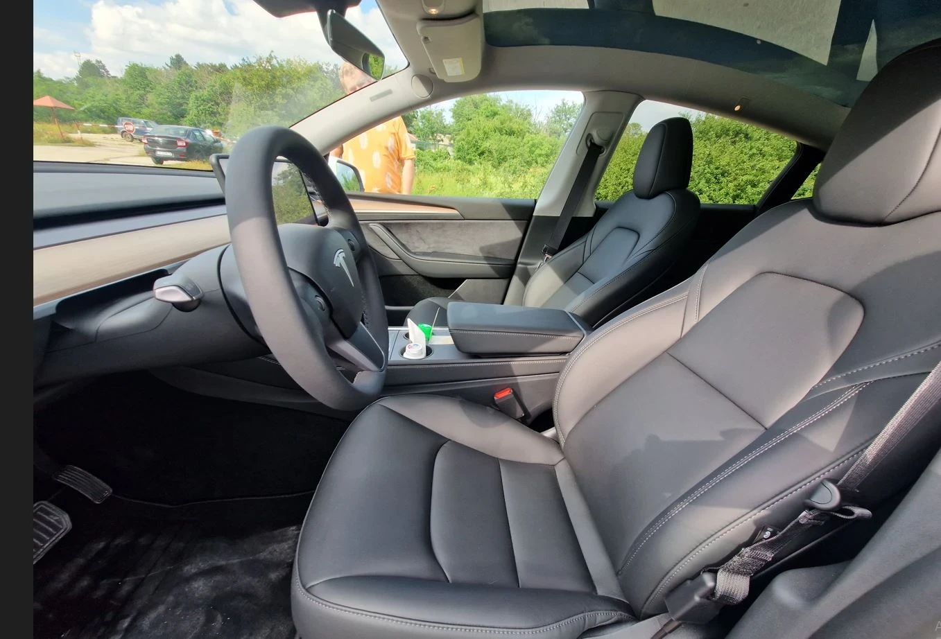 Tesla Model Y Standard Range RWD, снимка 7 - Автомобили и джипове - 54218711