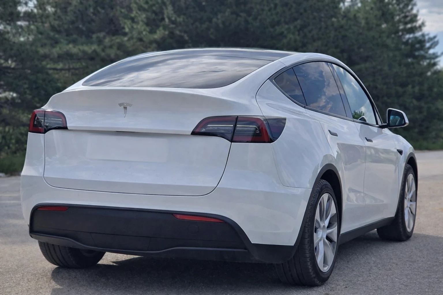 Tesla Model Y Standard Range RWD, снимка 5 - Автомобили и джипове - 54218711