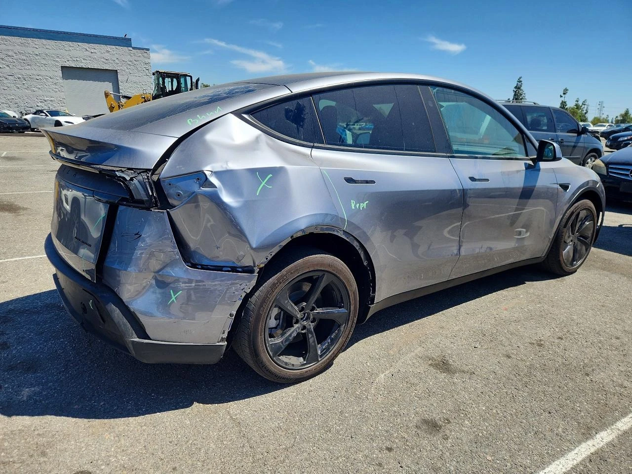 Tesla Model Y Long Range AWD, снимка 4 - Автомобили и джипове - 54318310