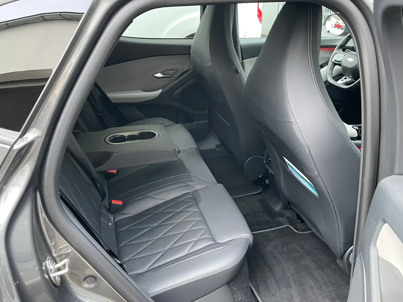 Ford Capri PREMIUM 77kWh Matrix DIST 360* Winter Pack HUD B/O | Mobile.bg � ����������� 15