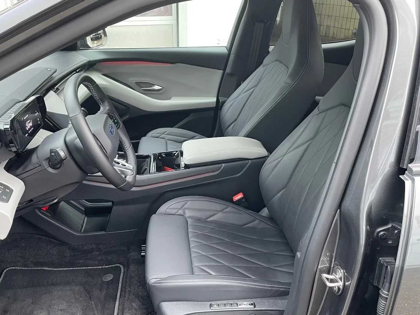Ford Capri PREMIUM 77kWh Matrix DIST 360* Winter Pack HUD B/O | Mobile.bg � ����������� 9