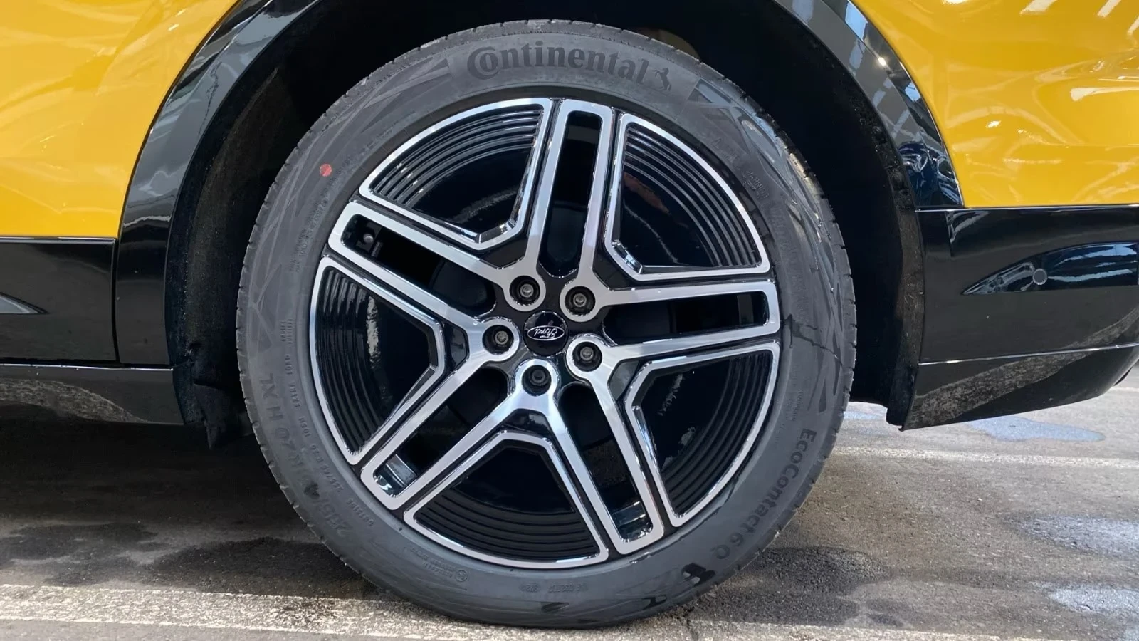 Ford Capri PREMIUM 77kWh Matrix DIST 360* Winter Pack HUD B/O, снимка 7 - Автомобили и джипове - 54323859