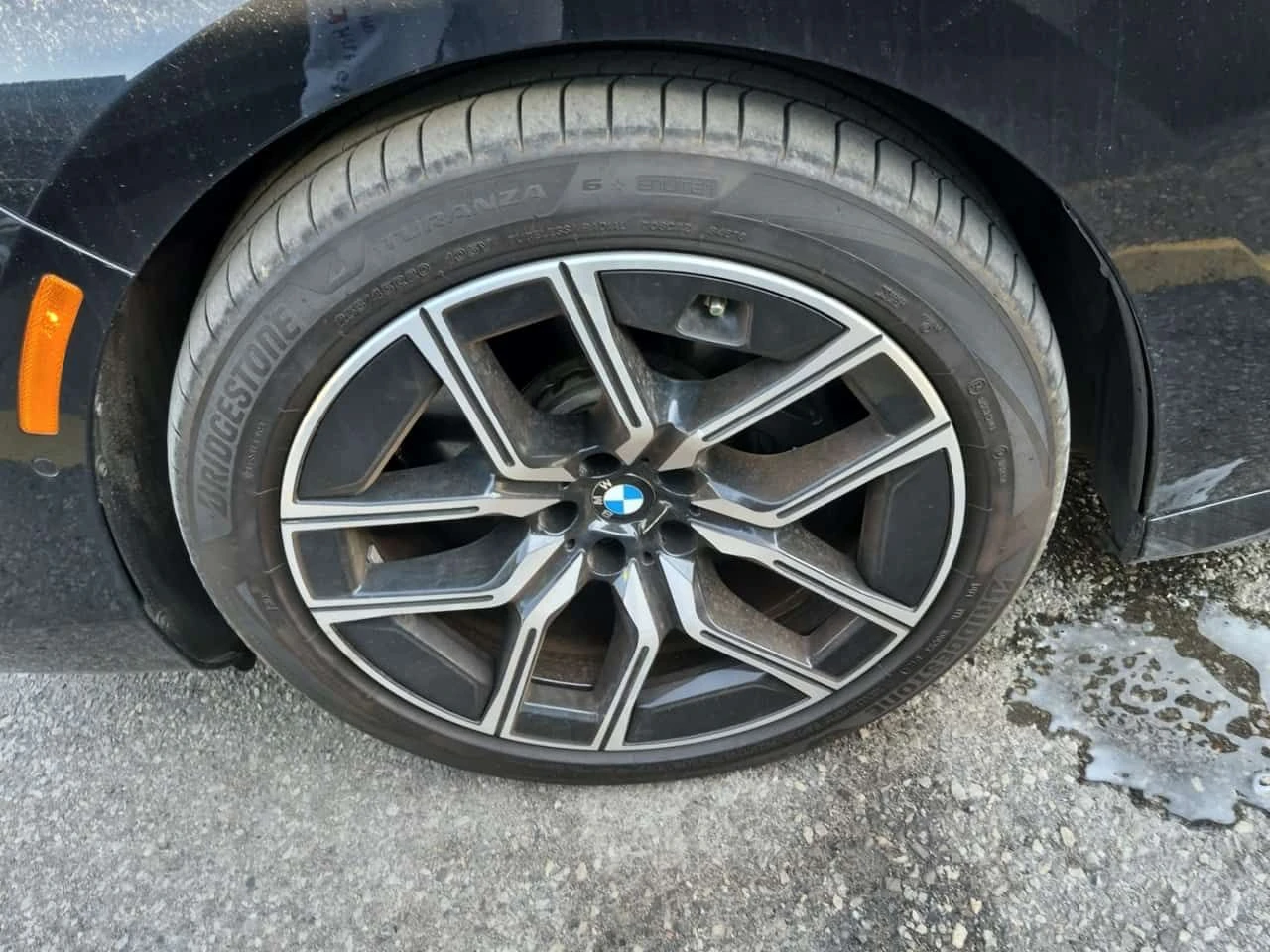 BMW i7 XDRIVE60| B&W| SWAROWSKI| HUD| МАСАЖИ| 2 КЛЮЧА , снимка 5 - Автомобили и джипове - 54453793