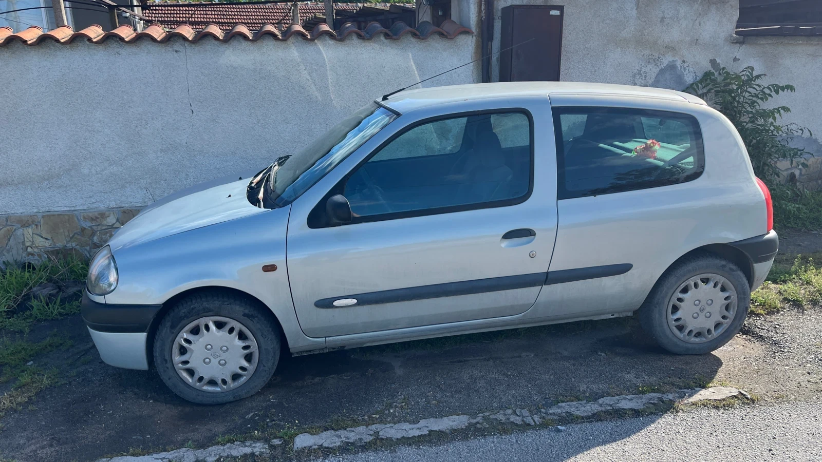 Renault Clio, снимка 2 - Автомобили и джипове - 54579184