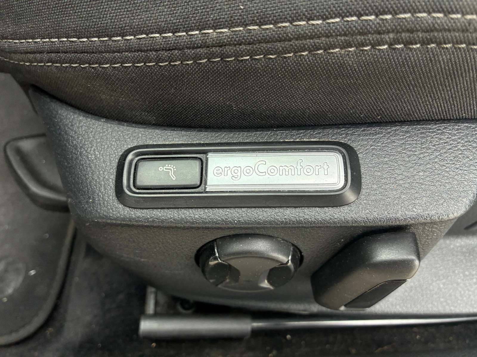 VW Passat 2.0TDI 150 DSG-6, снимка 9 - Автомобили и джипове - 54804690
