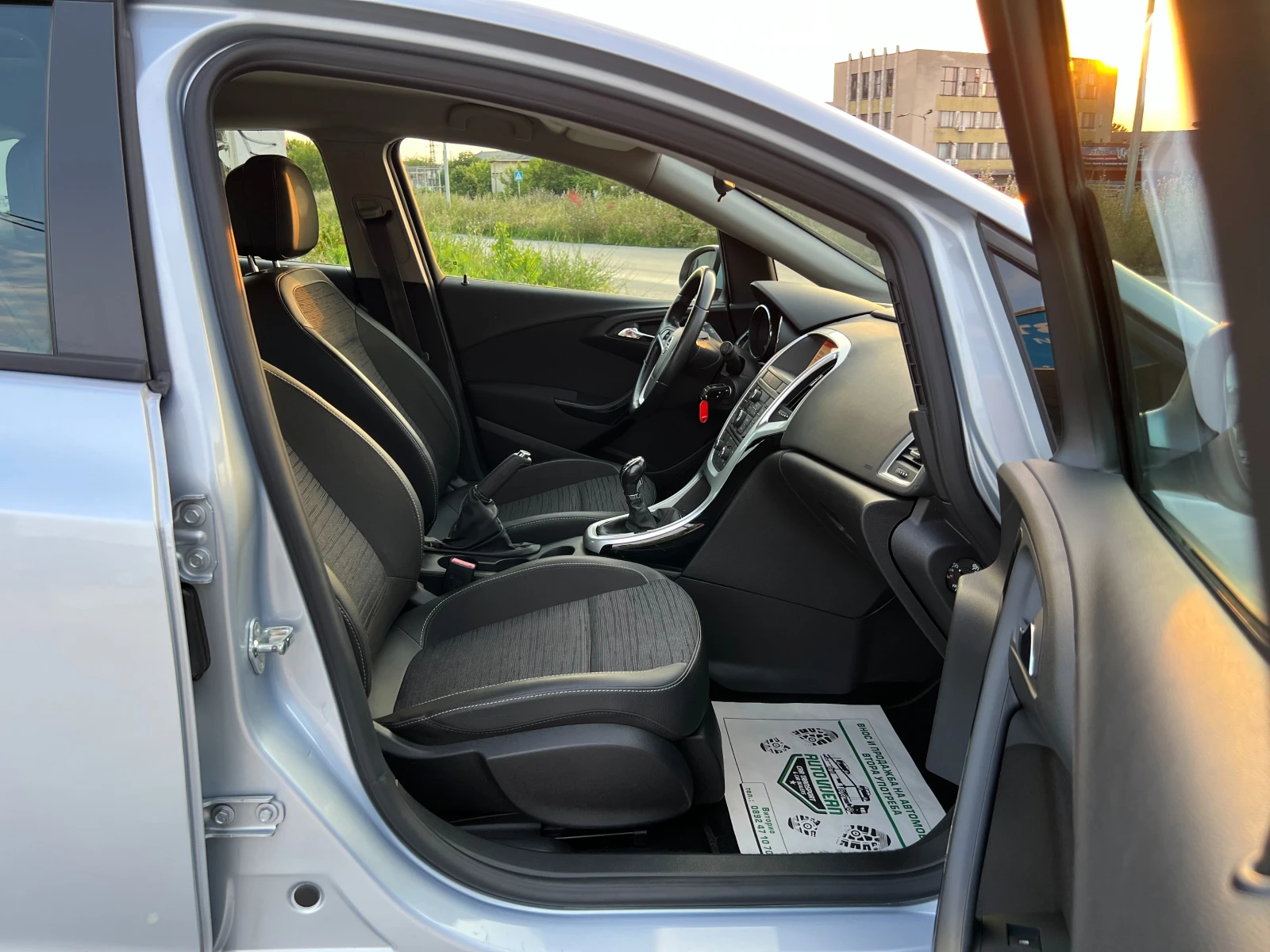 Opel Astra 1.4i+ LPG-140к.с, снимка 12 - Автомобили и джипове - 54798185