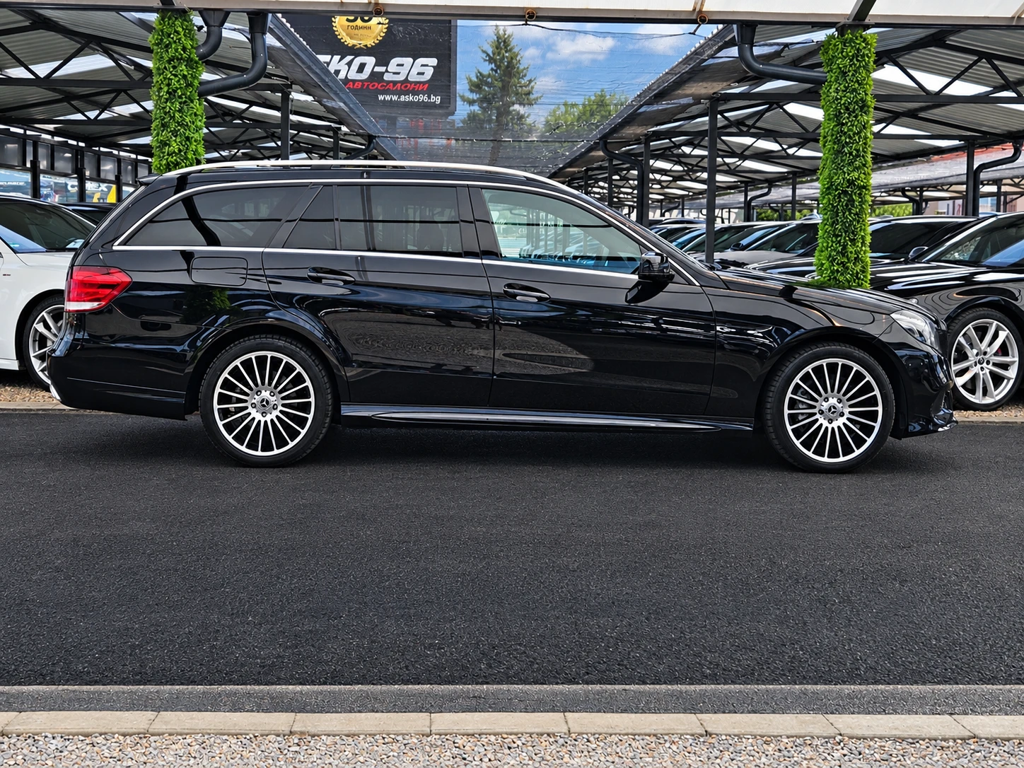 Mercedes-Benz E 350 AMG/4MAT/GERMANY/CAMERA/ПОДГРЕВ/AIRMAT/HARMAN/LIZI, снимка 4 - Автомобили и джипове - 54993845
