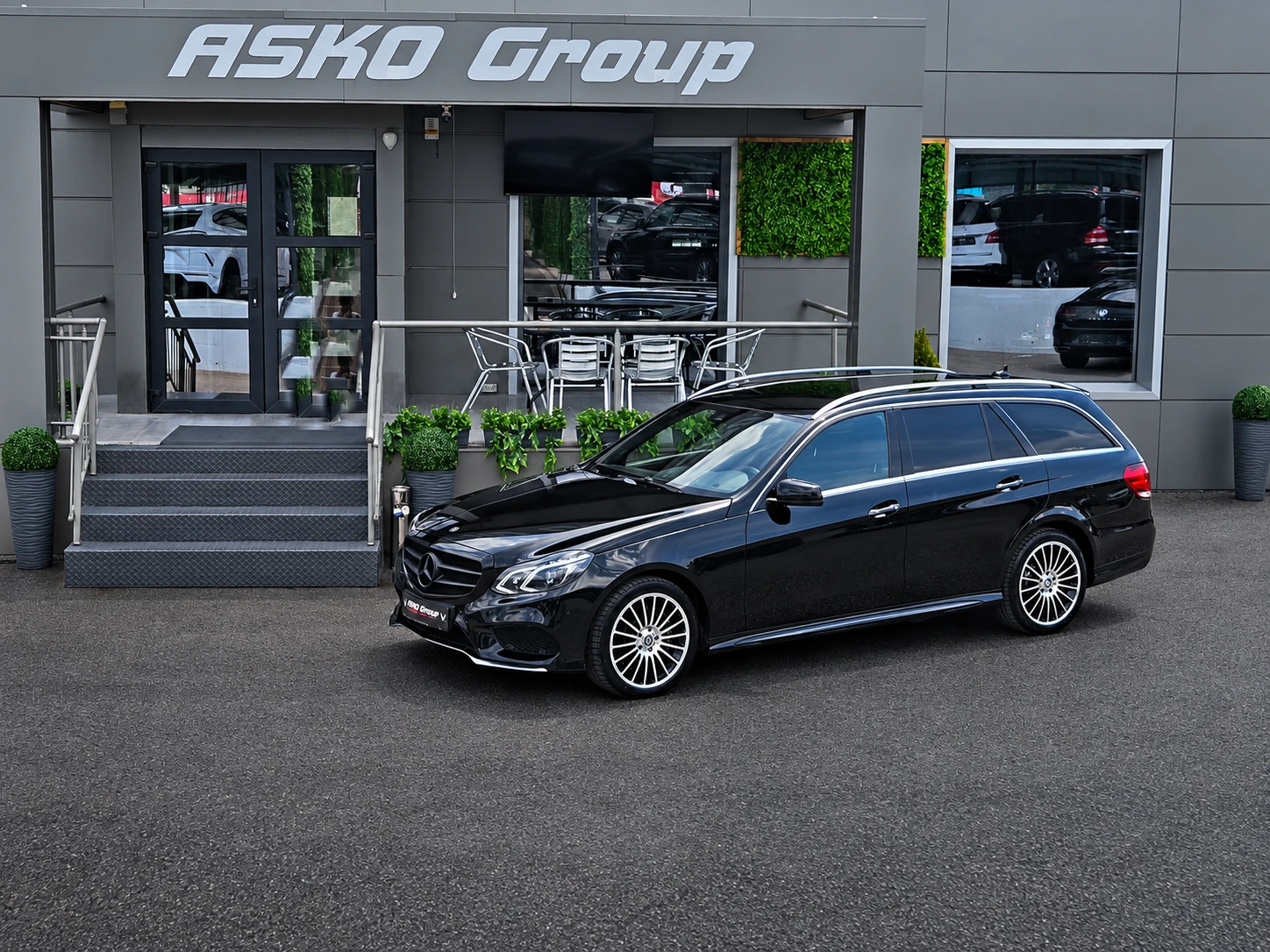 Mercedes-Benz E 350 AMG/4MAT/GERMANY/CAMERA/ПОДГРЕВ/AIRMAT/HARMAN/LIZI, снимка 17 - Автомобили и джипове - 54993845