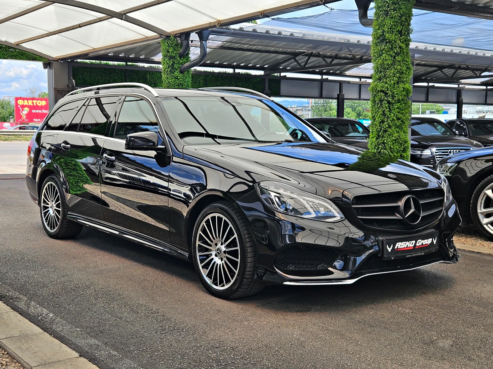 Mercedes-Benz E 350 AMG/4MAT/GERMANY/CAMERA/ПОДГРЕВ/AIRMAT/HARMAN/LIZI, снимка 3 - Автомобили и джипове - 54993845